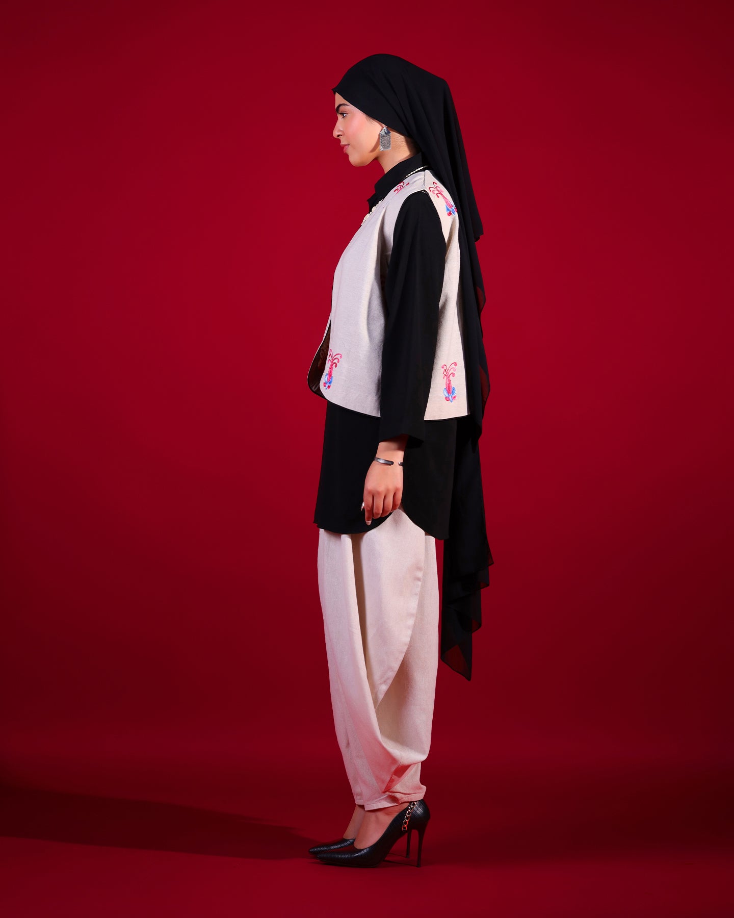 Zaha – Irish Linen Koti Set