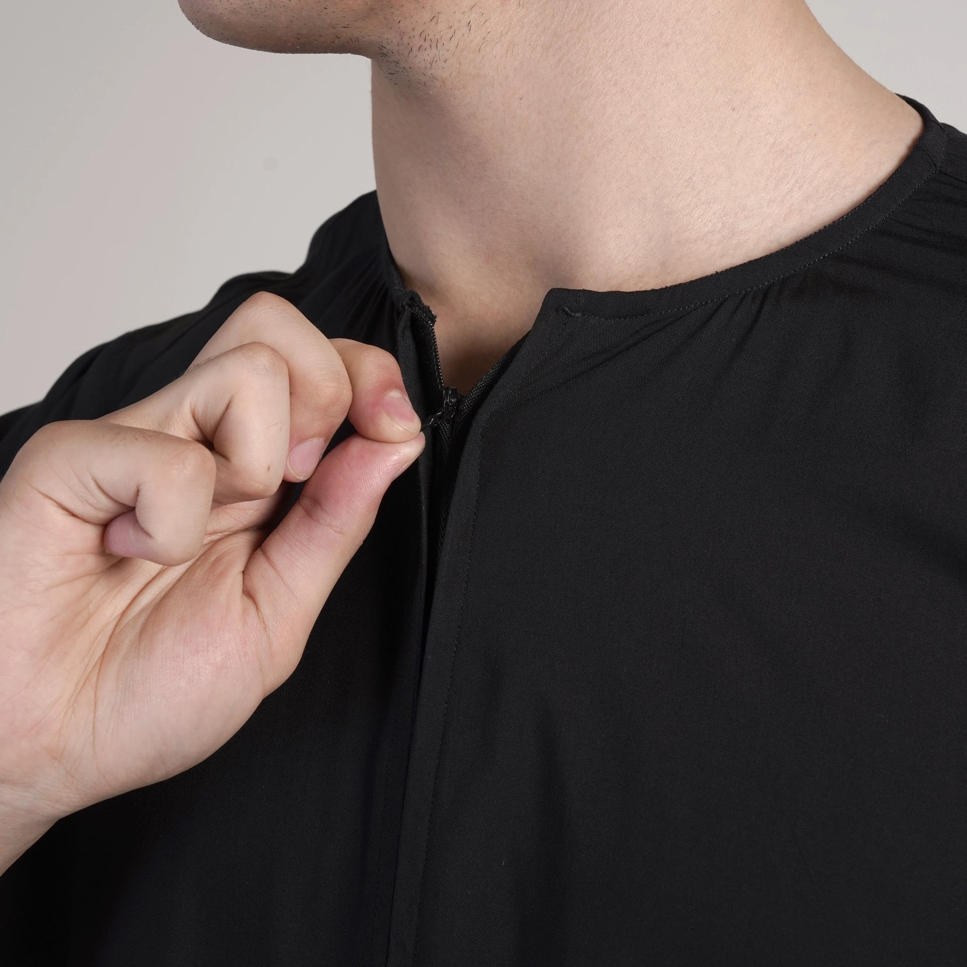 Midnight Minimalist Thobe